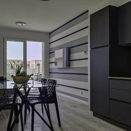 Cozy Flat With Balcony And Parking *